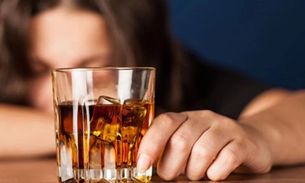 Βρετανία: Έκλεψε τις οικονομίες της μητέρας της για να αγοράσει αλκοόλ